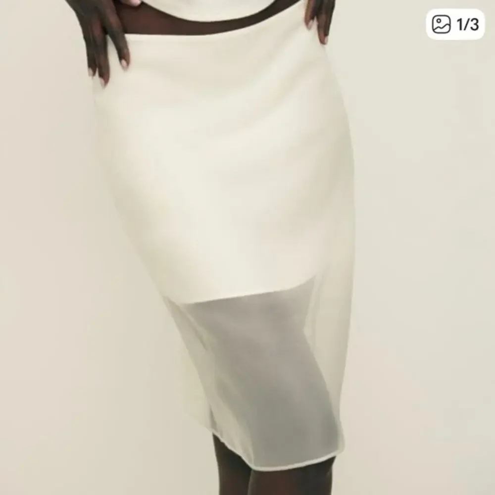 NWOT Reformation Clara Skirt in Ivory SZ 2